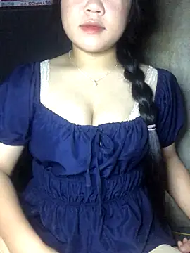 Snapshot of Linhmai_bb chatting on October 1, 2025, 4:22 pm Linhmai bb online show from October 1, 2025, 4:22 pm