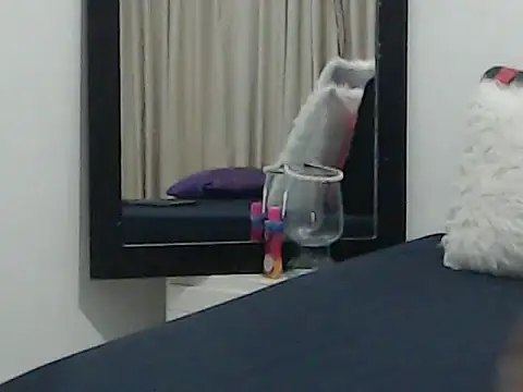 OSHYRIS online show from October 18, 2025, 11:51 pm