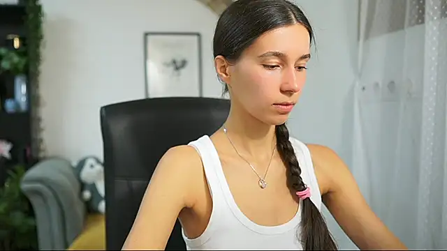 oliviiia  cruz online show from September 21, 2025, 7:57 am