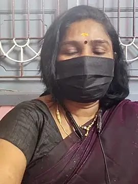 Snapshot of Tamil_Azhaghi25 chatting on July 12, 2026, 12:28 pm Tamil Azhaghi25 online show from July 12, 2026, 12:28 pm