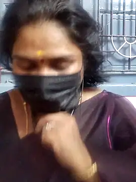 Snapshot of Tamil_Azhaghi25 chatting on June 1, 2026, 6:07 pm Tamil Azhaghi25 online show from June 1, 2026, 6:07 pm