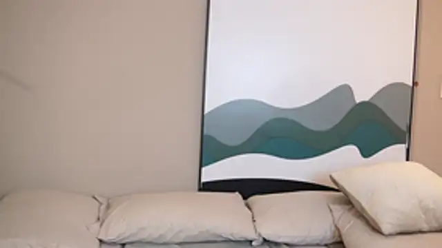 Tayler Kim online show from October 19, 2025, 4:54 pm