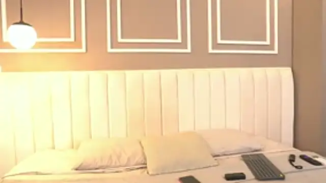 Tayler Kim online show from April 12, 2026, 6:22 pm