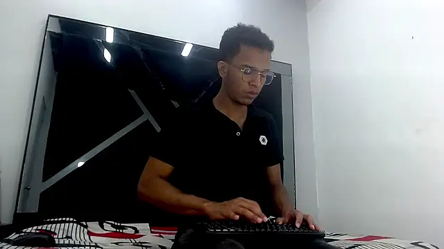 aston xvera online show from November 28, 2025, 10:54 pm