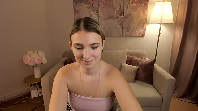 MilinaMorris online show from October 15, 2025, 4:33 am