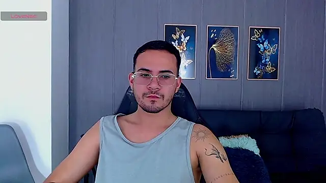 Arontrey21 online show from September 19, 2025, 7:40 pm