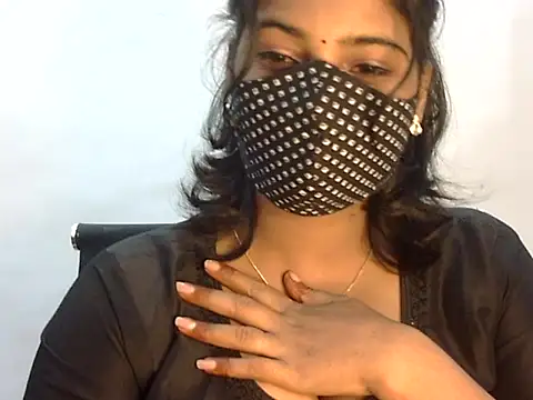 Hott Noor online show from November 2, 2025, 7:19 pm