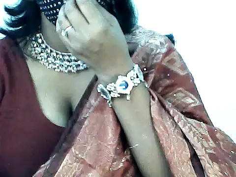 Hott Noor online show from November 12, 2025, 8:56 pm