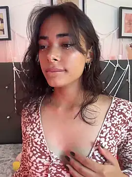 Im Lyan online show from October 17, 2025, 3:47 pm