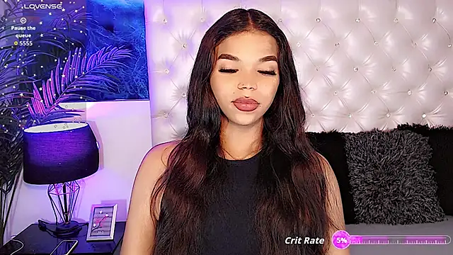 Valeria Swett  online show from November 7, 2025, 4:50 am