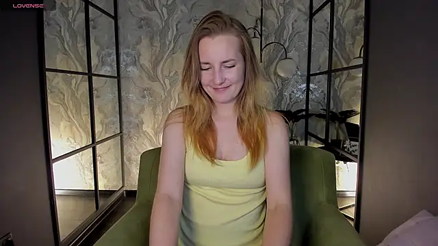 MeggySun online show from October 12, 2025, 1:23 pm