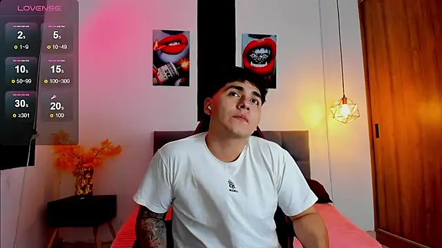 Nicolas James Sc online show from December 5, 2025, 1:43 pm