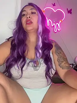 latina curvy22 online show from April 10, 2026, 6:48 pm