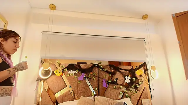 genessis  david online show from October 28, 2025, 4:35 am