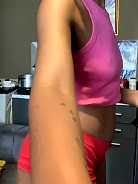 Pretty Beauty online show from November 18, 2025, 8:50 am