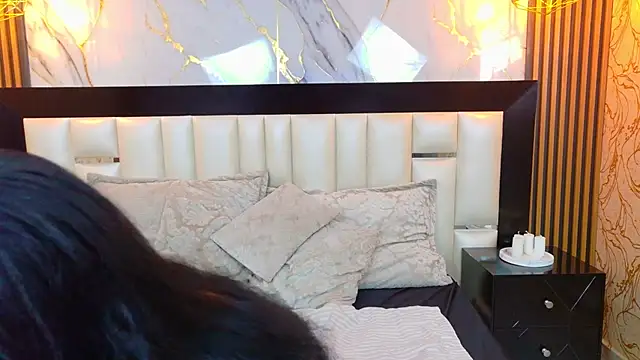 JanneCooper online show from April 6, 2026, 8:10 pm