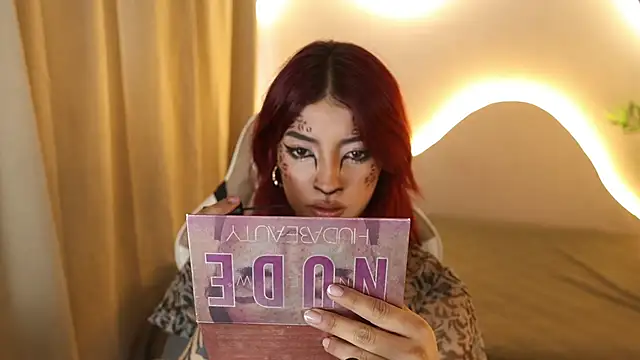 Snapshot of Mystic_blue chatting on October 21, 2025, 12:37 pm Mystic blue online show from October 21, 2025, 12:37 pm