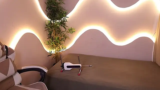 Snapshot of Mystic_blue chatting on October 8, 2025, 12:50 pm Mystic blue online show from October 8, 2025, 12:50 pm