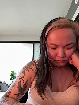 Snapshot of violet_lin chatting on April 16, 2026, 9:39 pm violet lin online show from April 16, 2026, 9:39 pm