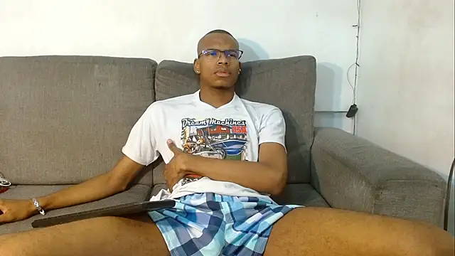 criss zuri online show from October 27, 2025, 11:55 am