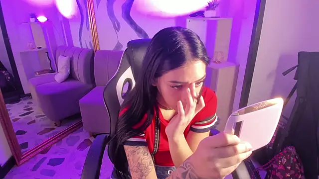 AlliceCopper online show from February 5, 2026, 12:45 pm