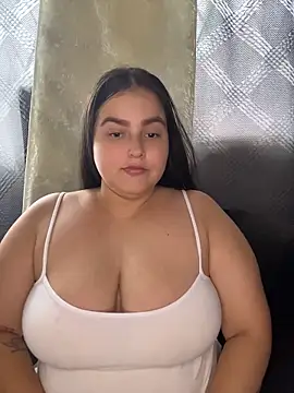 mia-08martinez  online show from May 12, 2026, 7:09 pm