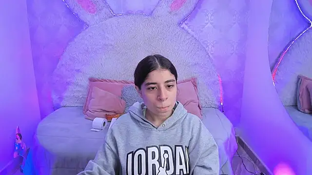 Gaby louse online show from April 7, 2026, 8:21 pm