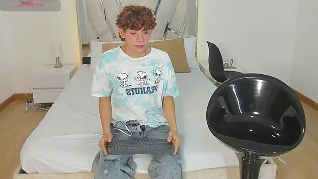joshclarkth online show from October 1, 2025, 3:55 am