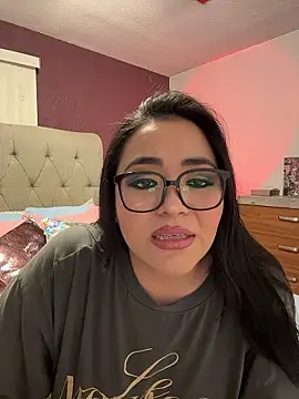 MyHoneyFrida online show from January 8, 2026, 3:45 am