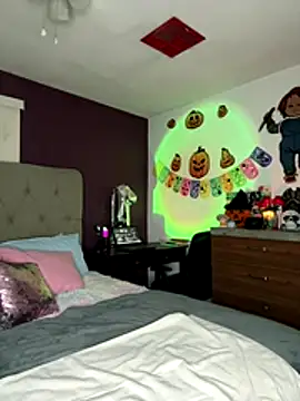 Snapshot of MyHoneyFrida chatting on October 24, 2025, 3:49 am MyHoneyFrida online show from October 24, 2025, 3:49 am