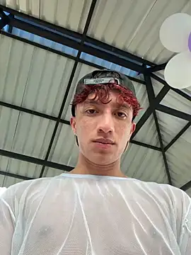 Snapshot of mhatias_ chatting on February 21, 2026, 9:06 pm mhatias online show from February 21, 2026, 9:06 pm