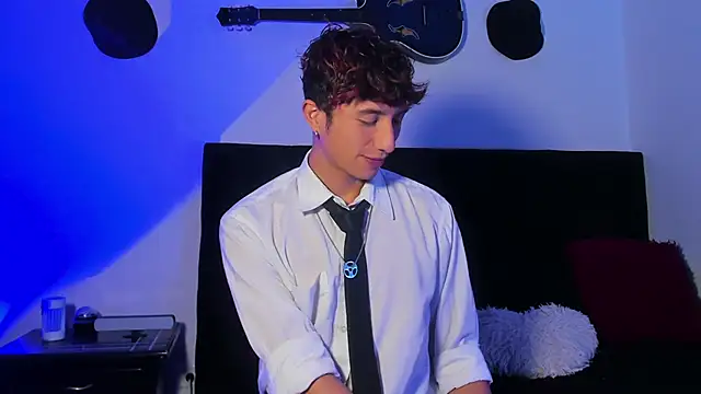 mhatias  online show from April 13, 2026, 4:27 am