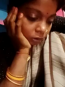 Snapshot of Hema4545 chatting on October 13, 2025, 9:33 am Hema4545 online show from October 13, 2025, 9:33 am