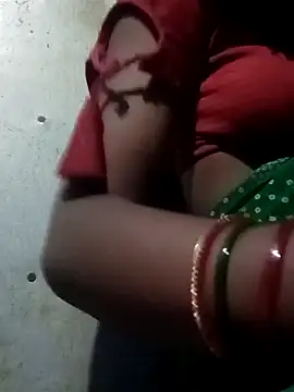 Snapshot of Hema4545 chatting on November 6, 2025, 8:24 pm Hema4545 online show from November 6, 2025, 8:24 pm