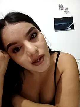 chloe 90 online show from December 3, 2025, 1:28 am