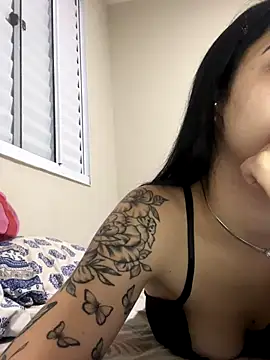lari arrudinha online show from September 30, 2025, 2:50 am