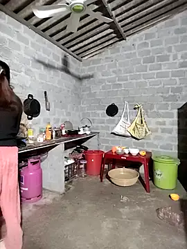 Snapshot of Tin_tanny chatting on December 20, 2025, 12:13 am Tin tanny online show from December 20, 2025, 12:13 am