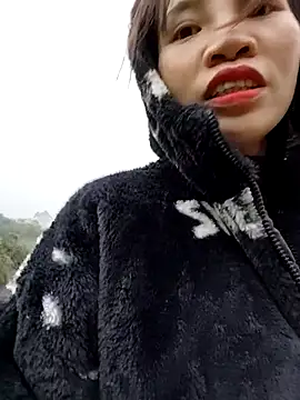 Snapshot of Tin_tanny chatting on January 8, 2026, 12:49 am Tin tanny online show from January 8, 2026, 12:49 am