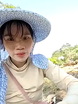 Snapshot of Tin_tanny chatting on November 29, 2025, 7:41 am Tin tanny online show from November 29, 2025, 7:41 am