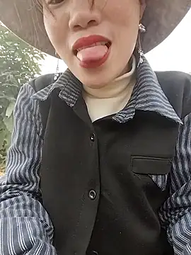 Snapshot of Tin_tanny chatting on January 11, 2026, 1:01 am Tin tanny online show from January 11, 2026, 1:01 am