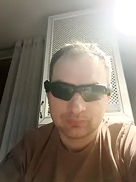 SummerArthur online show from September 17, 2025, 5:37 pm