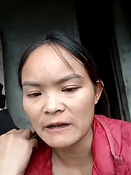 xinhxinhcute online show from October 20, 2025, 3:19 am