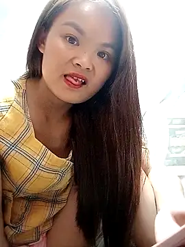 xinhxinhcute online show from November 7, 2025, 8:41 am