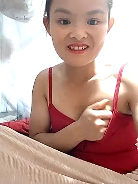 xinhxinhcute online show from October 13, 2025, 3:08 am