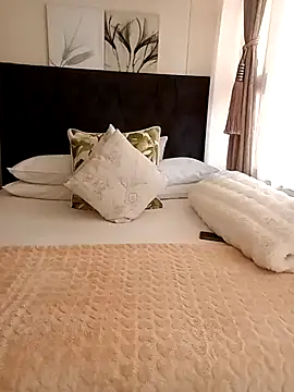 Snapshot of Creamy_Chocolatex chatting on October 17, 2025, 8:39 am Creamy Chocolatex online show from October 17, 2025, 8:39 am