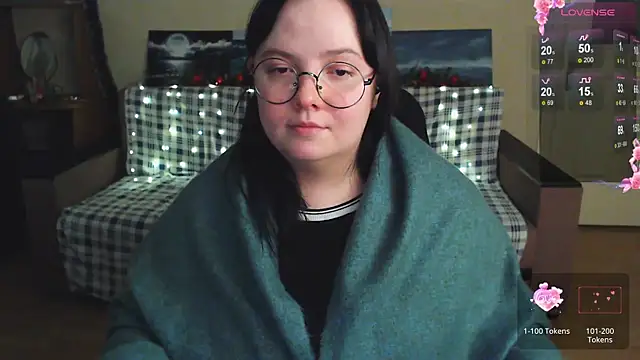 EmillyBones online show from December 19, 2025, 7:38 pm