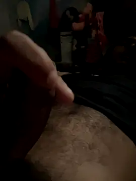 Snapshot of FromVnz chatting on December 4, 2025, 1:43 pm FromVnz online show from December 4, 2025, 1:43 pm