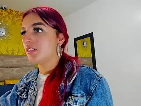 Vaiiolett  online show from September 9, 2025, 1:09 pm