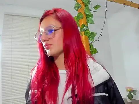 Vaiiolett  online show from November 25, 2025, 12:27 pm