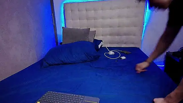 DionKnox online show from November 23, 2025, 4:44 am